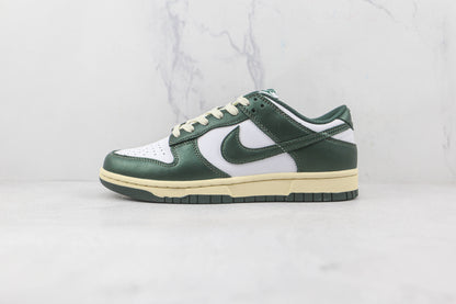 Nike Dunk Low Vintage Green (W)