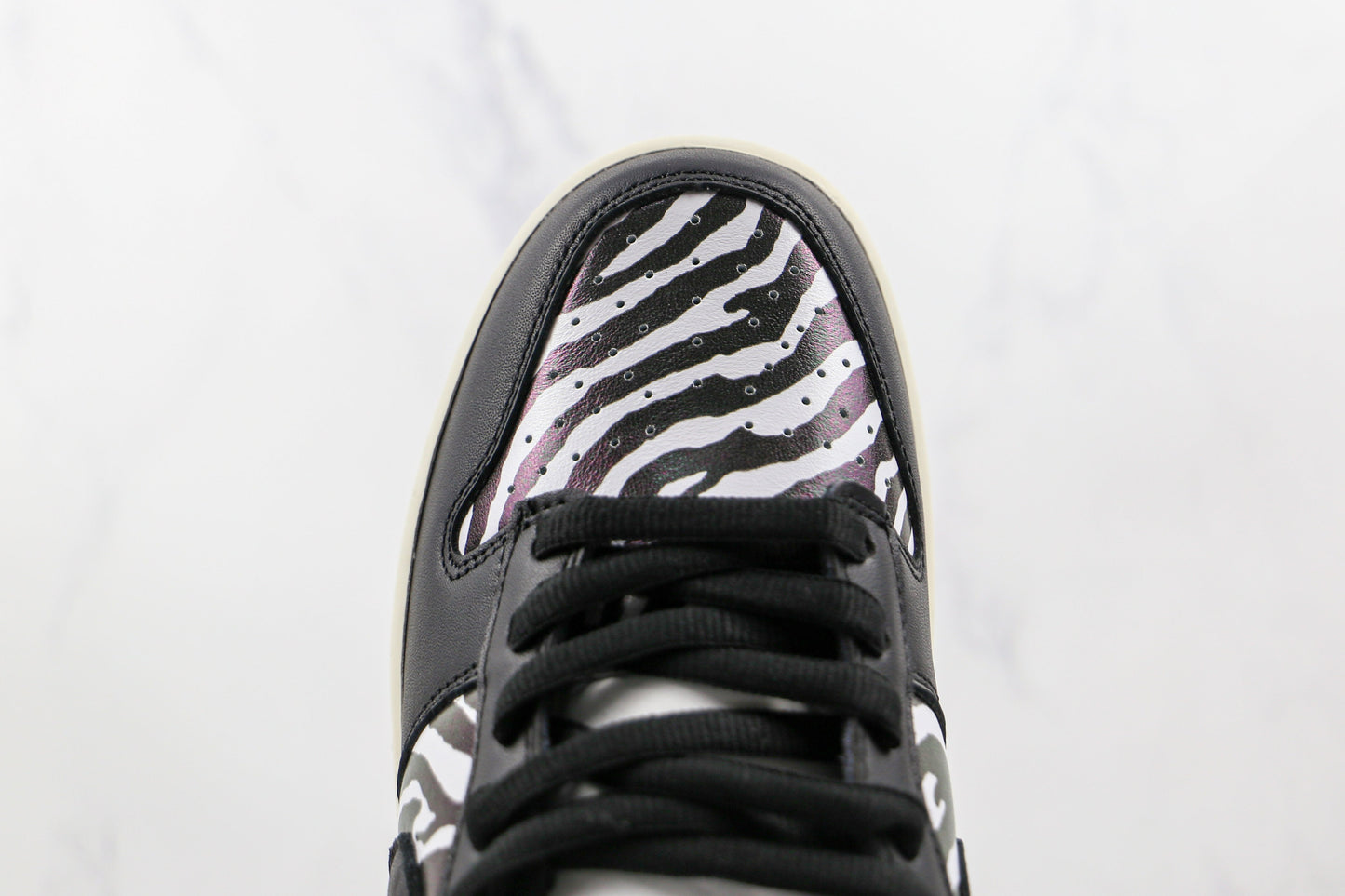 Nike SB Dunk Low Quartersnacks Zebra